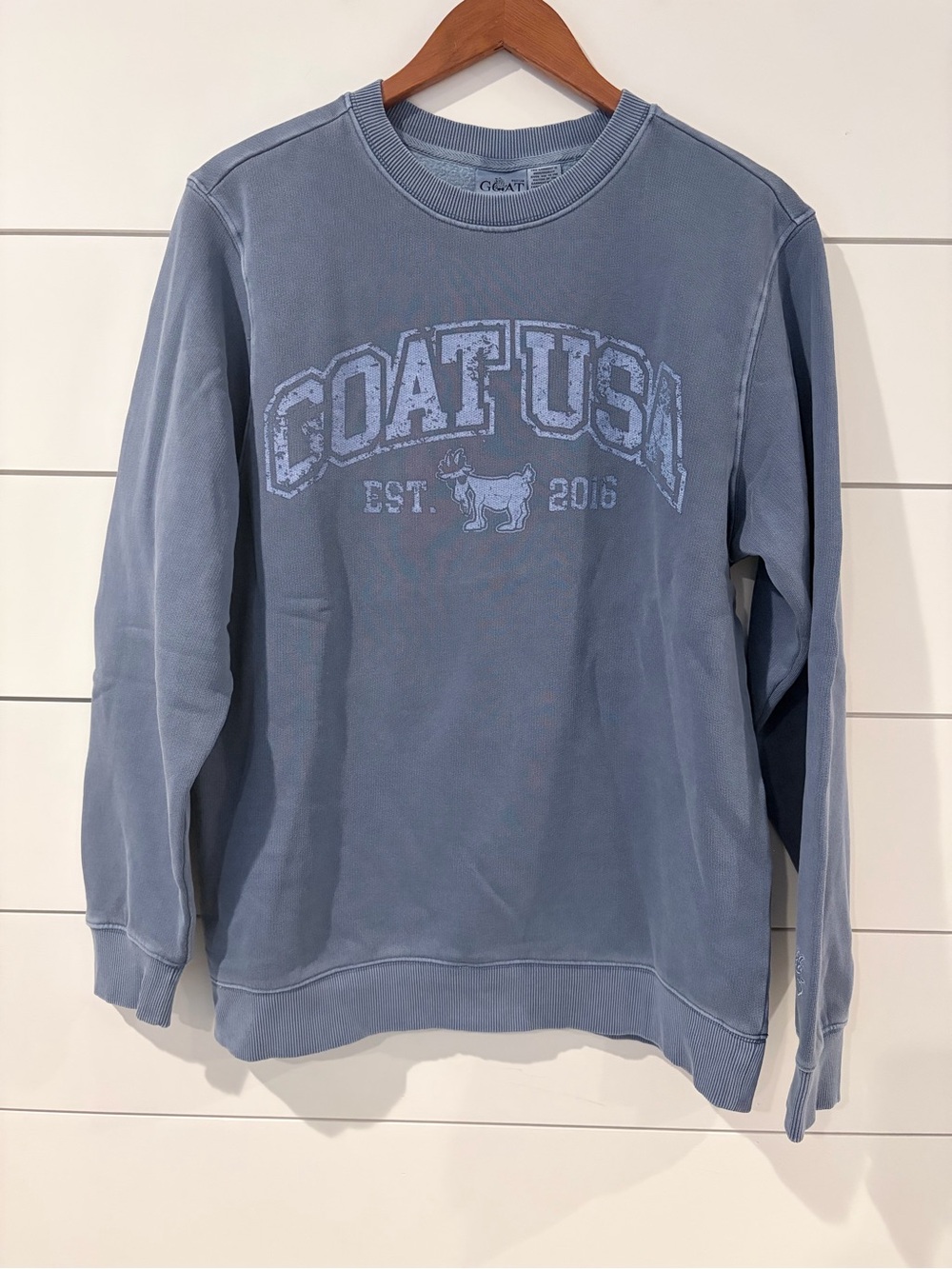 GOAT USA Blue Crewneck Sweatshirt L Vintage Wash Collegiate Coastal Sportcore